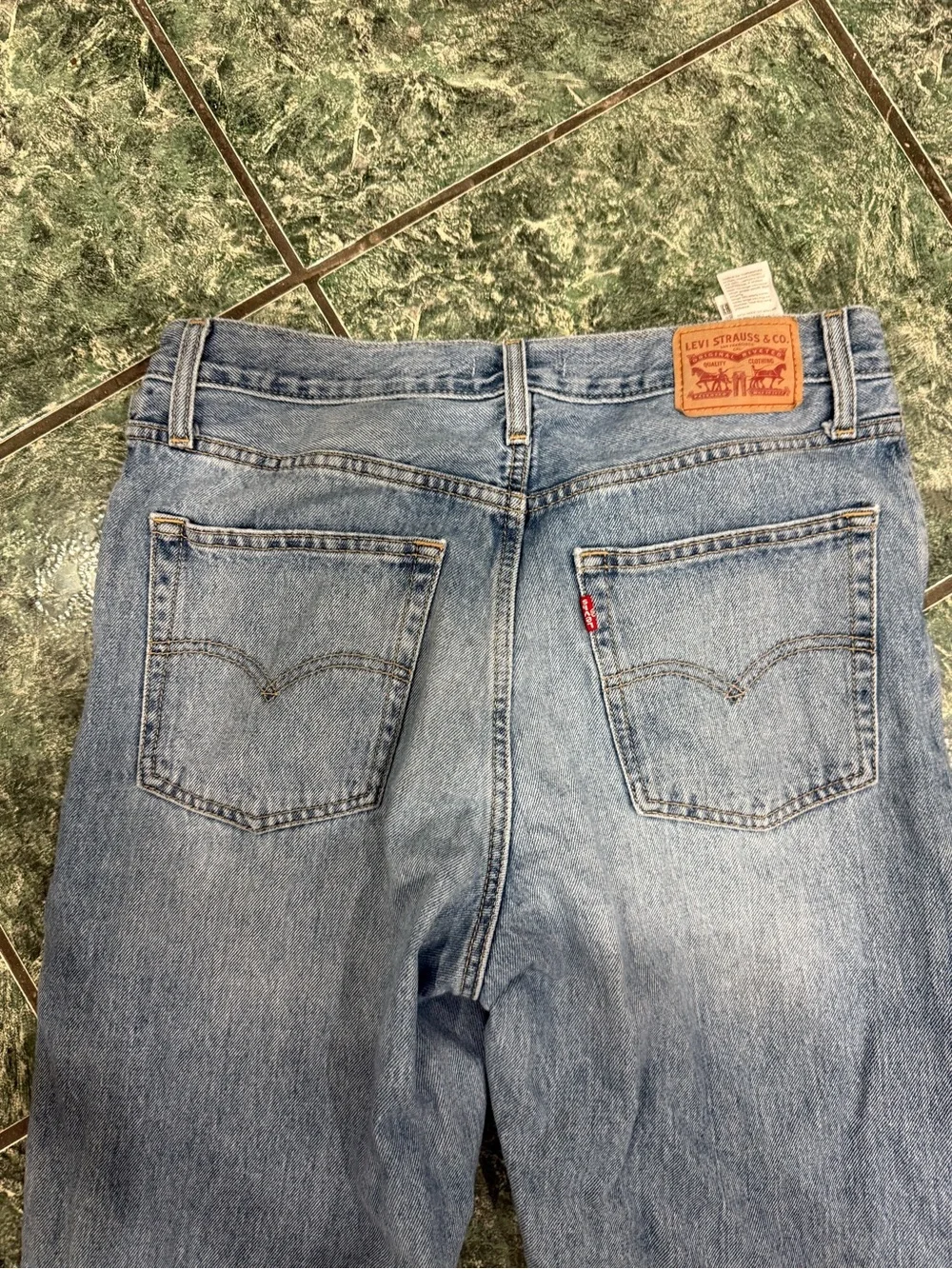 Levi's '94 Baggy High Waist Distressed Relaxed Jeans Size 29